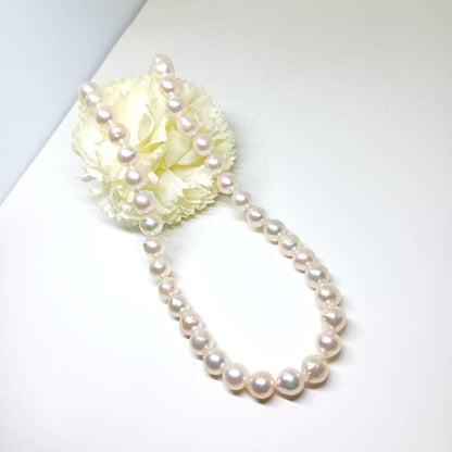 Unworn Akoya pearl baroque necklace with 39 cm length and Sterling Silver 925 stamp