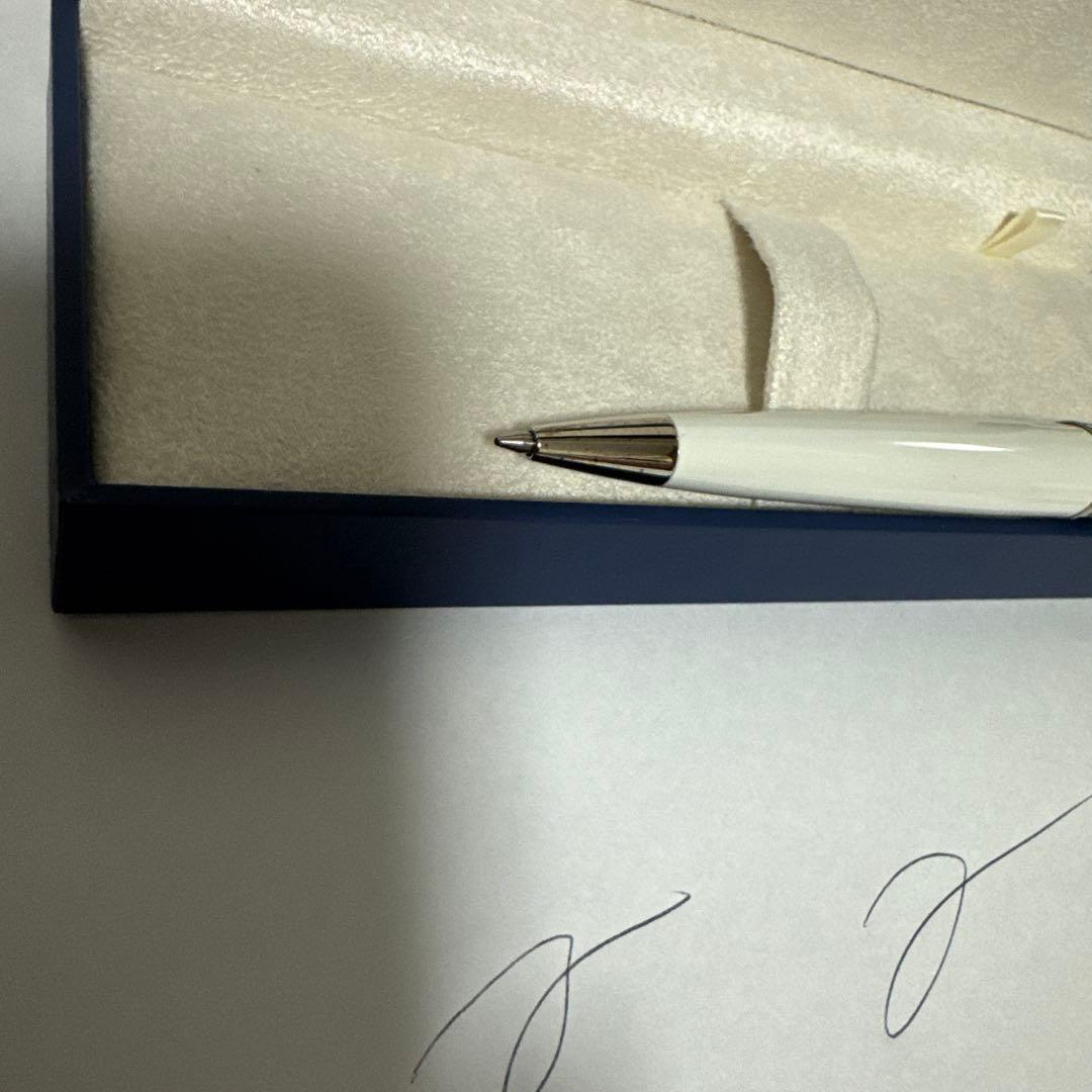 Waterman ballpoint pen in white and silver with a checkered cap and dedicated case