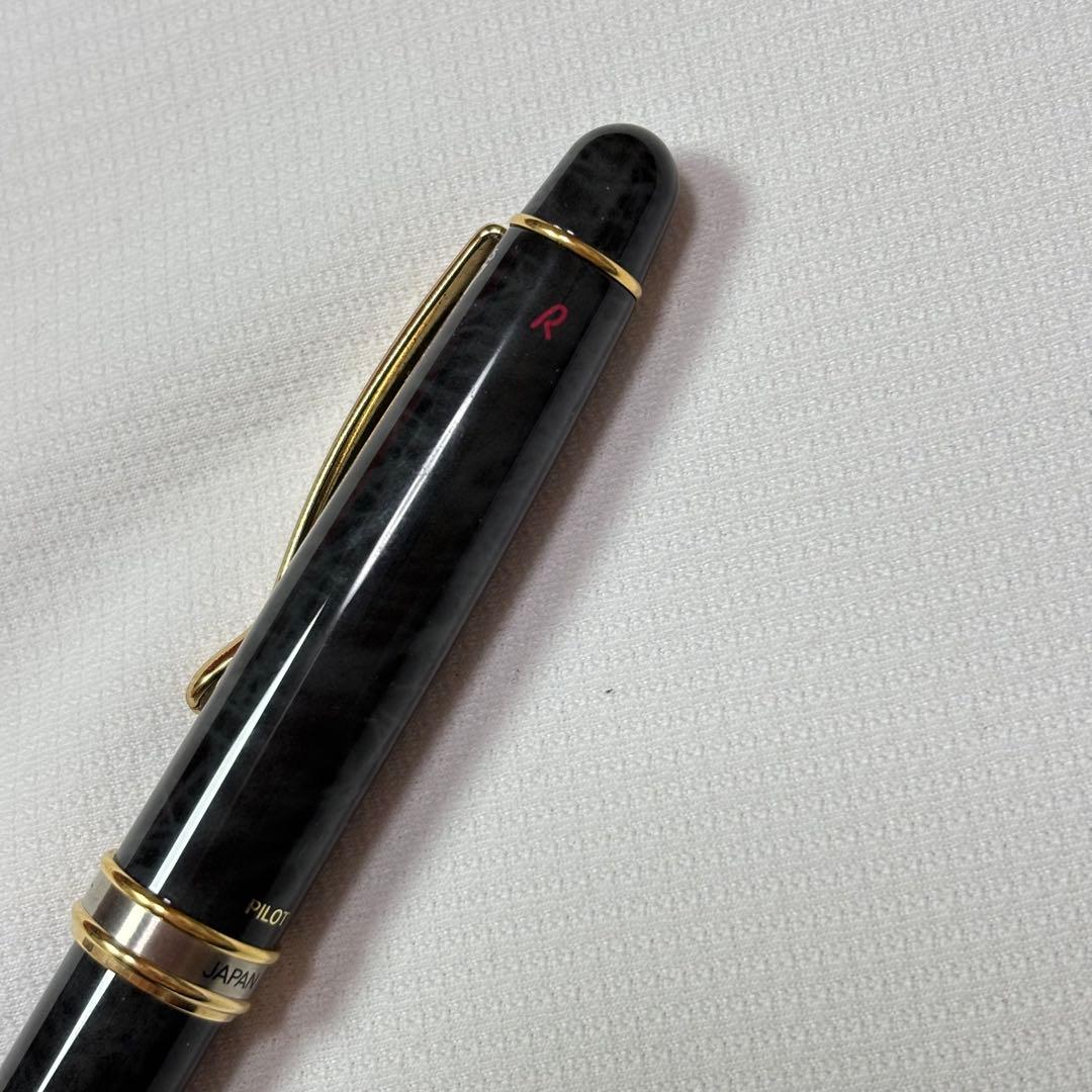 PILOT EXECT 3 Plus 1 multi-function ballpoint pen in marble black with gold-plated clip