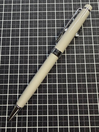 PILOT GRASE ballpoint pen in sand-beige color with resin ball tip, model BGRS-17-SB