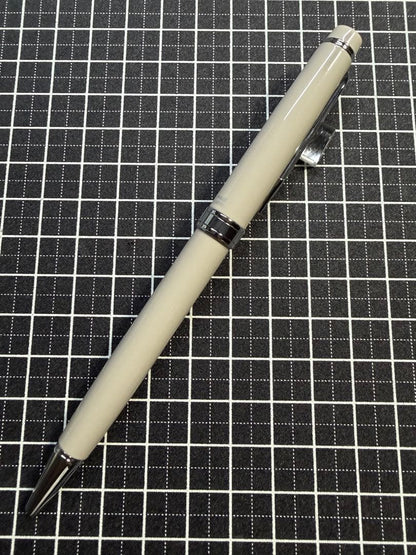 PILOT GRASE ballpoint pen in sand-beige color with resin ball tip, model BGRS-17-SB