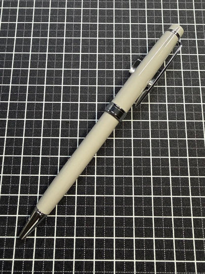 PILOT GRASE ballpoint pen in sand-beige color with resin ball tip, model BGRS-17-SB