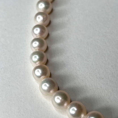 Toreflection A Kohqa large pearl necklace with 8.3-8.5mm pearls on a 43cm strand