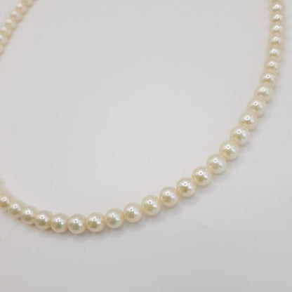 Cream Akoya baby pearl necklace 41cm with silver closure featuring 4.5mm pearls