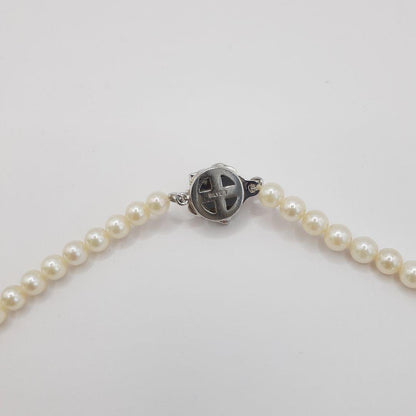 Cream Akoya baby pearl necklace 41cm with silver closure featuring 4.5mm pearls