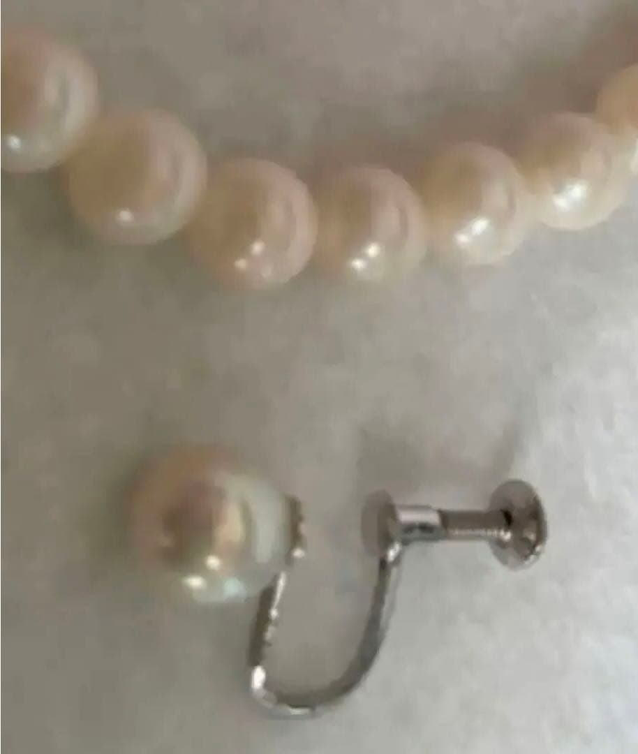 Japanese Akoya pearl necklace and matching earrings with double lock silver clasp and 6.5-7 mm pearls