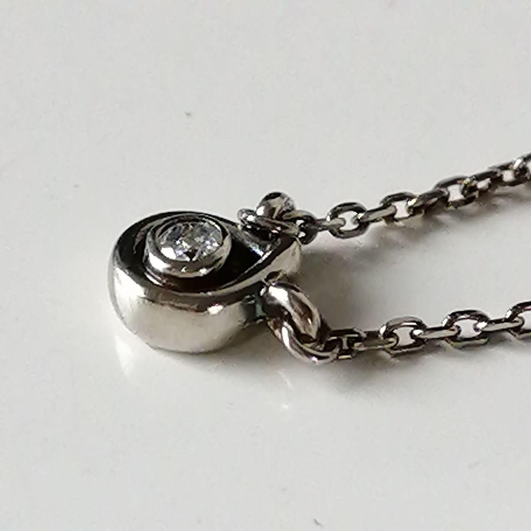 agete necklace with drop motif and transparent stone on a 40 cm chain displayed on white background