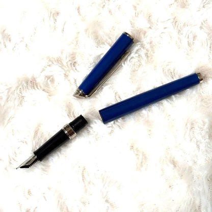 Waterman Cap Fountain Pen in blue color with medium nib and included ink cartridge