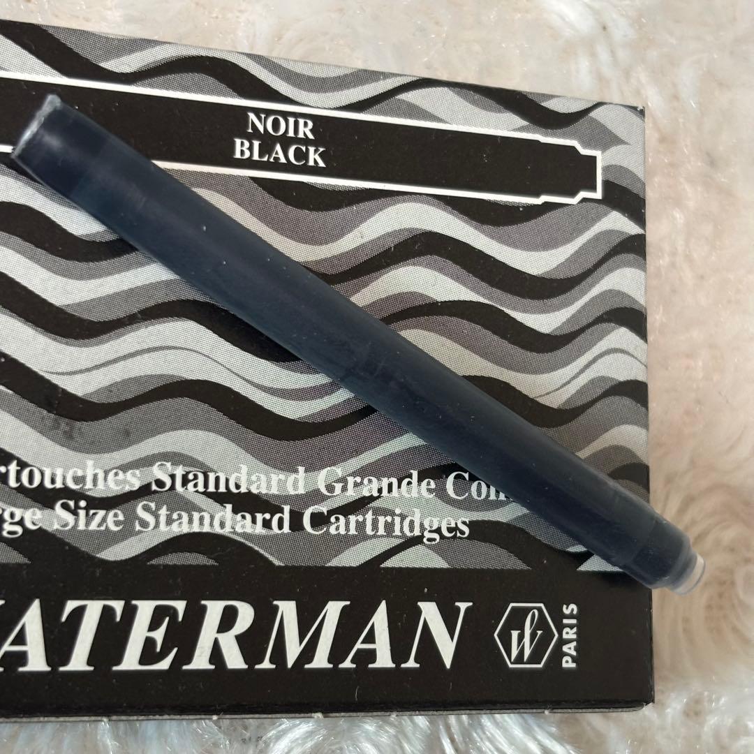 Waterman Cap Fountain Pen in blue color with medium nib and included ink cartridge