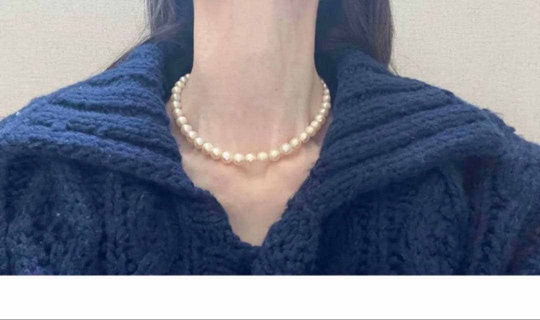 Vintage Akoya pearl necklace with 7.5mm semi-baroque cream-white pearls and silver clasp, 38cm length choker