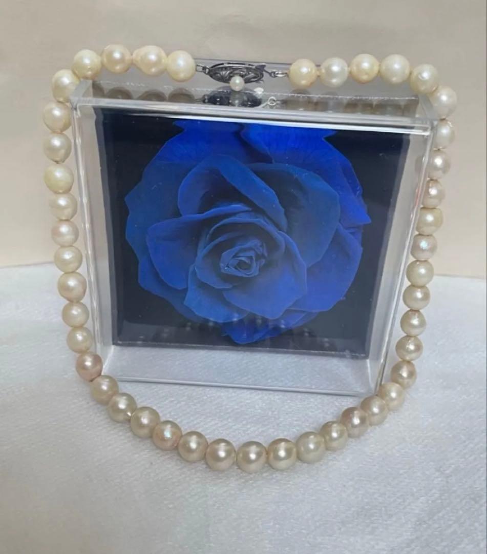 Vintage Akoya pearl necklace with 7.5mm semi-baroque cream-white pearls and silver clasp, 38cm length choker