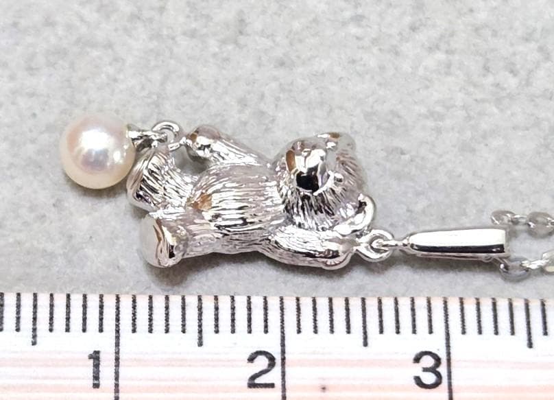 MIKIMOTO Akoya Pearl Bear Necklace with silver S925 chain and pearl pendant, 40cm length