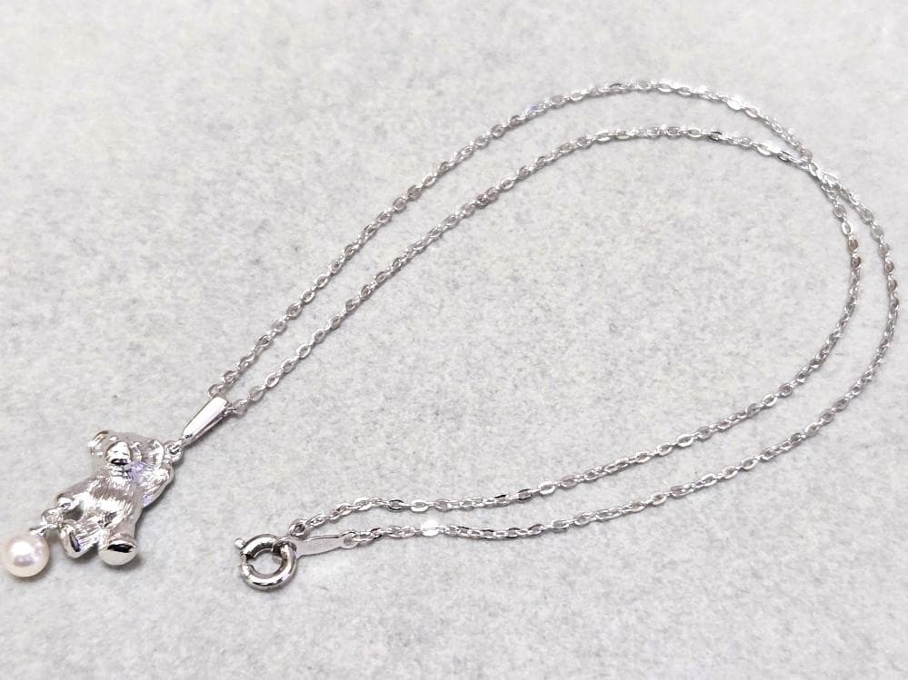 MIKIMOTO Akoya Pearl Bear Necklace with silver S925 chain and pearl pendant, 40cm length