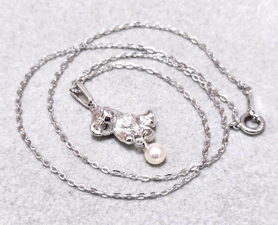 MIKIMOTO Akoya Pearl Bear Necklace with silver S925 chain and pearl pendant, 40cm length