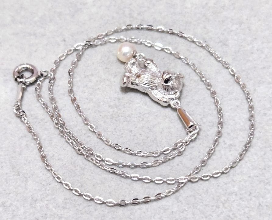 MIKIMOTO Akoya Pearl Bear Necklace with silver S925 chain and pearl pendant, 40cm length