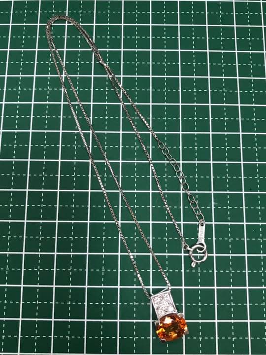Pt Garnet Diamond Pendant Necklace Tasaki with 2.33ct spectral garnet and 0.11ct diamond on Venezia chain