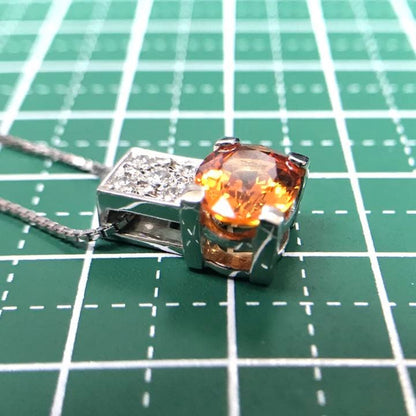 Pt Garnet Diamond Pendant Necklace Tasaki with 2.33ct spectral garnet and 0.11ct diamond on Venezia chain