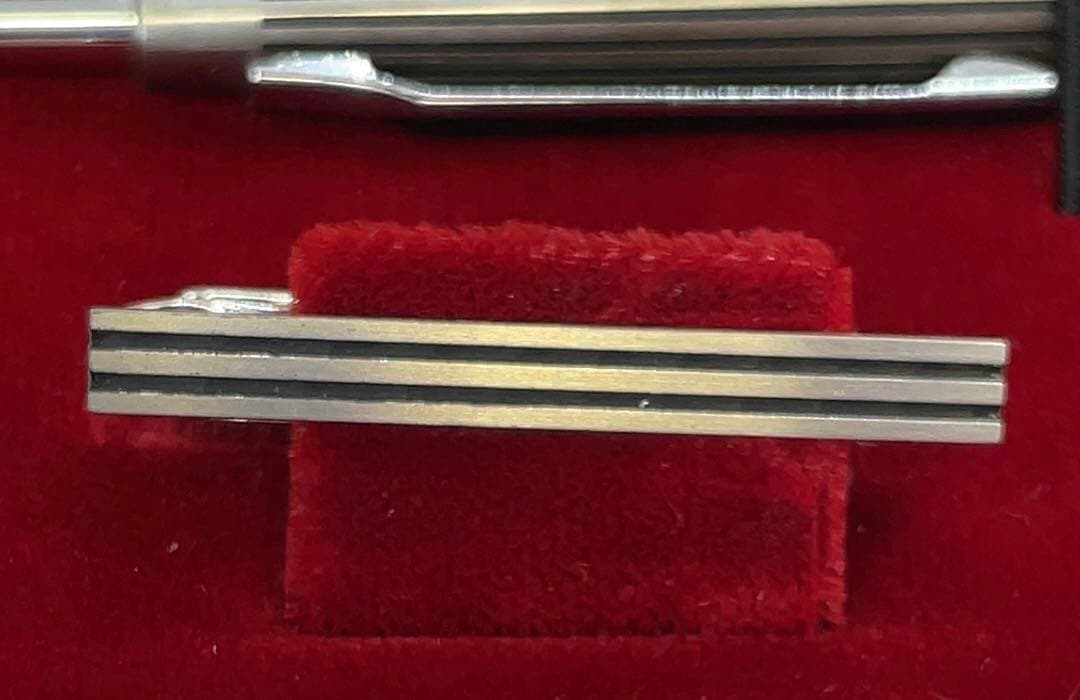 Pilot ballpoint pen stripe cufflinks and matching tie clip set in unused condition