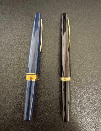 Pilot 2-Piece Fountain Pen Set k18 featuring black and blue fountain pens with fine tips