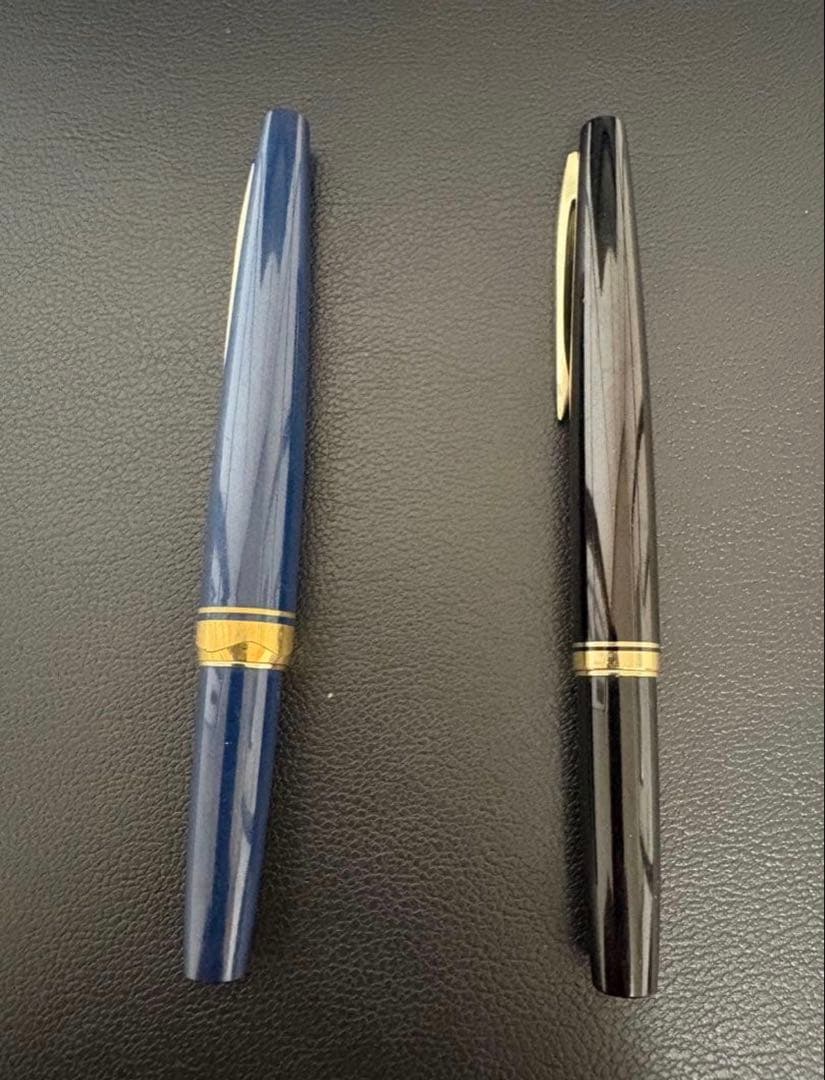 Pilot 2-Piece Fountain Pen Set k18 featuring black and blue fountain pens with fine tips