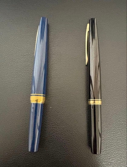 Pilot 2-Piece Fountain Pen Set k18 featuring black and blue fountain pens with fine tips