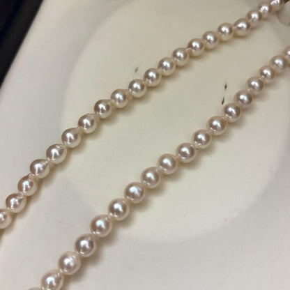 Aqoya pearl necklace with white Akoya pearls sized 6.5-7.0mm on 40cm strand weighing 24 grams
