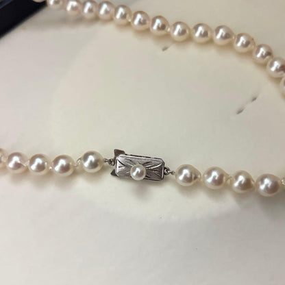 Aqoya pearl necklace with white Akoya pearls sized 6.5-7.0mm on 40cm strand weighing 24 grams