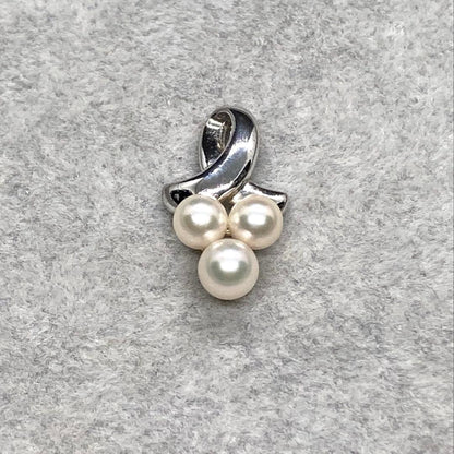 Honest Pearl Akoya 5.6mm white silver pearl pendant for wedding and entrance ceremony with no scratches