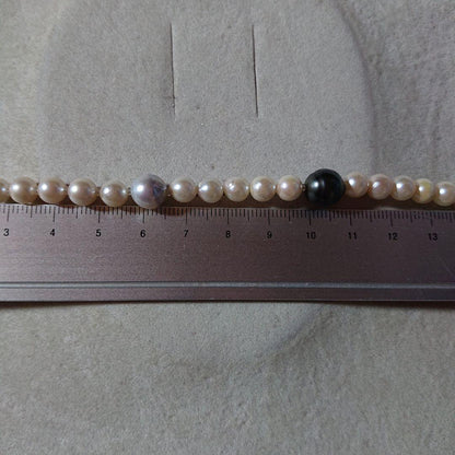 Large Akoya black and untoned pearl semi-long necklace measuring about 62cm with 8-9mm pearls