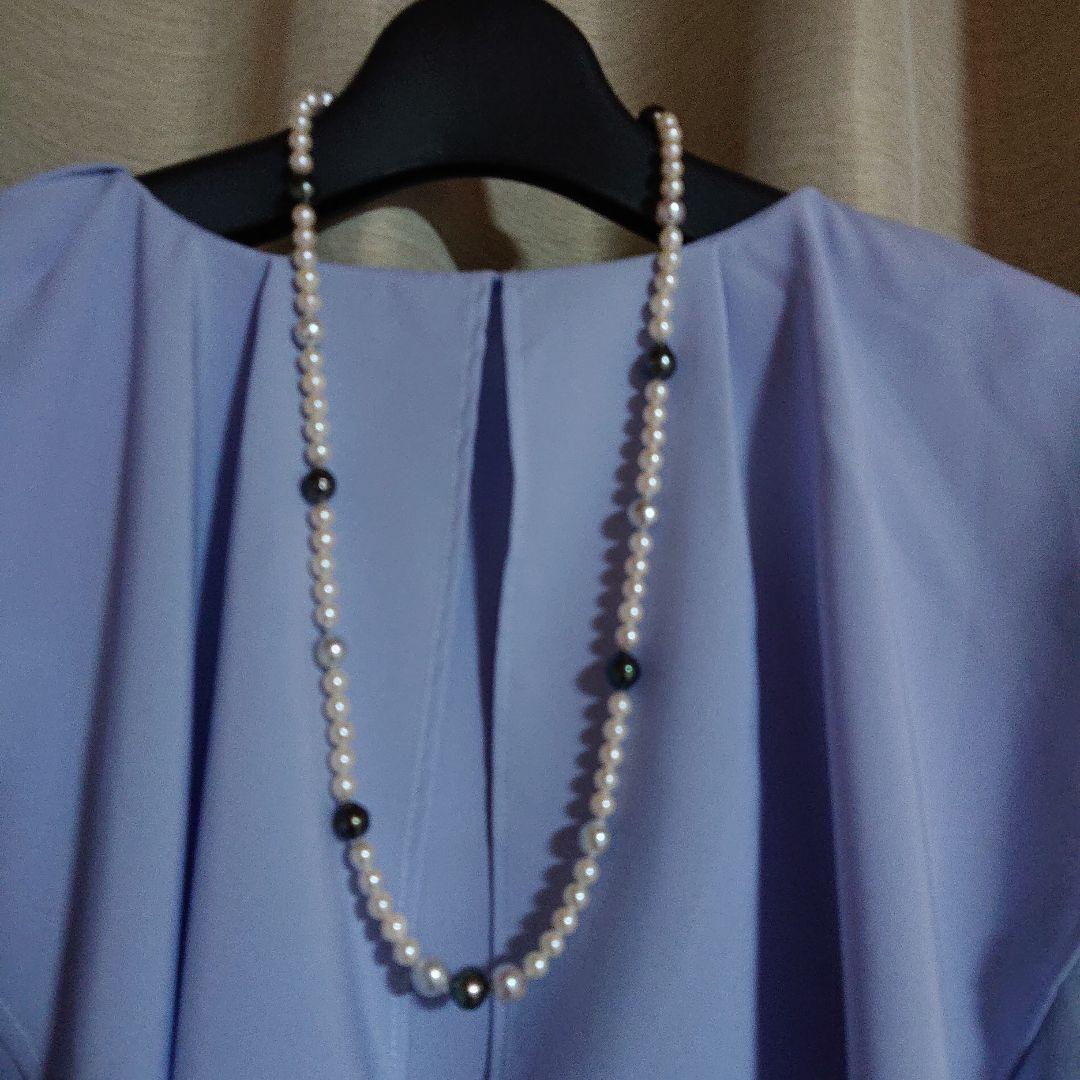 Large Akoya black and untoned pearl semi-long necklace measuring about 62cm with 8-9mm pearls