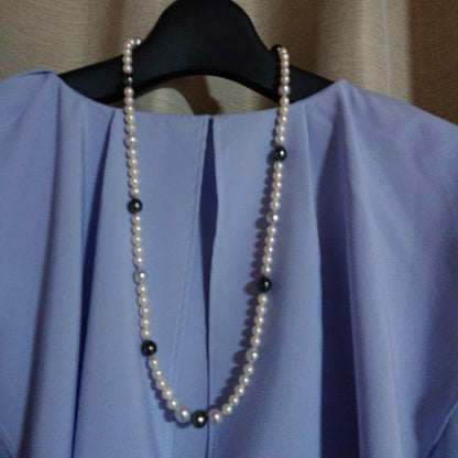 Large Akoya black and untoned pearl semi-long necklace measuring about 62cm with 8-9mm pearls
