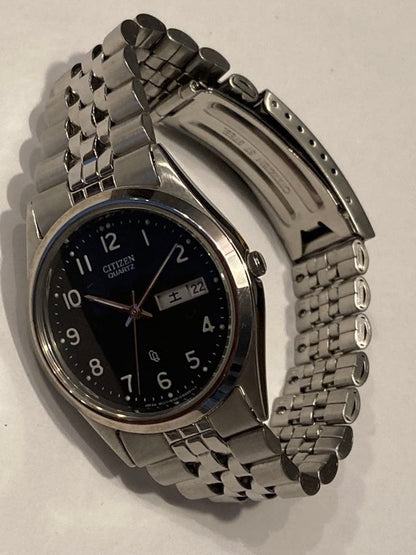 Citizen V157-0BX0 Quartz Men's Watch — Japanese