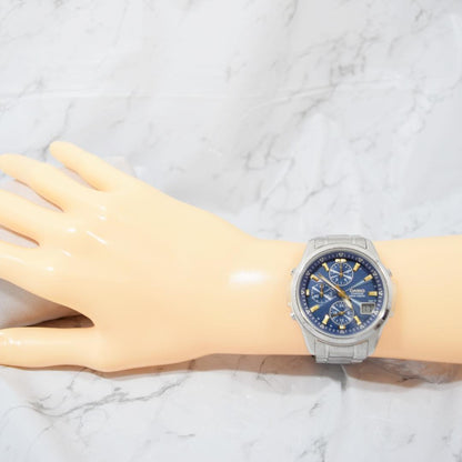 CASIO LINEAGE Quartz Men's Watch — Japanese