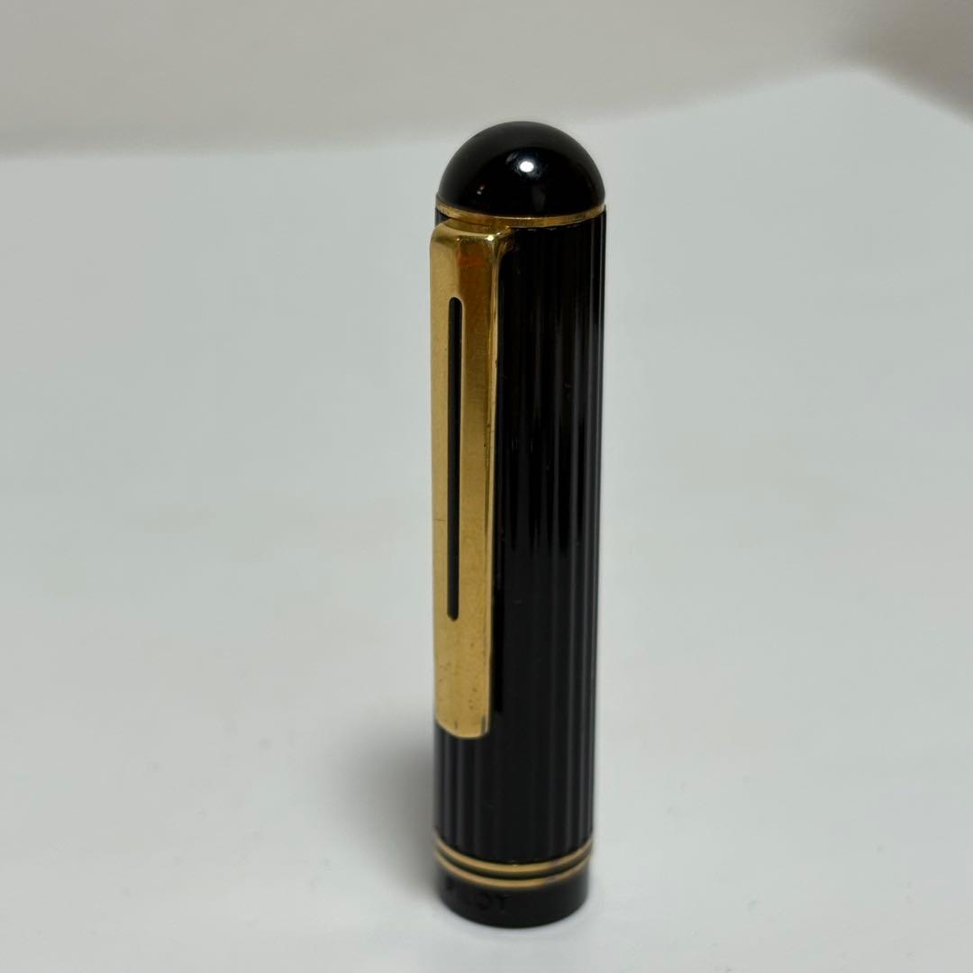 Used PILOT Justus 14K 585 fine point fountain pen with 14K gold nib and some signs of wear