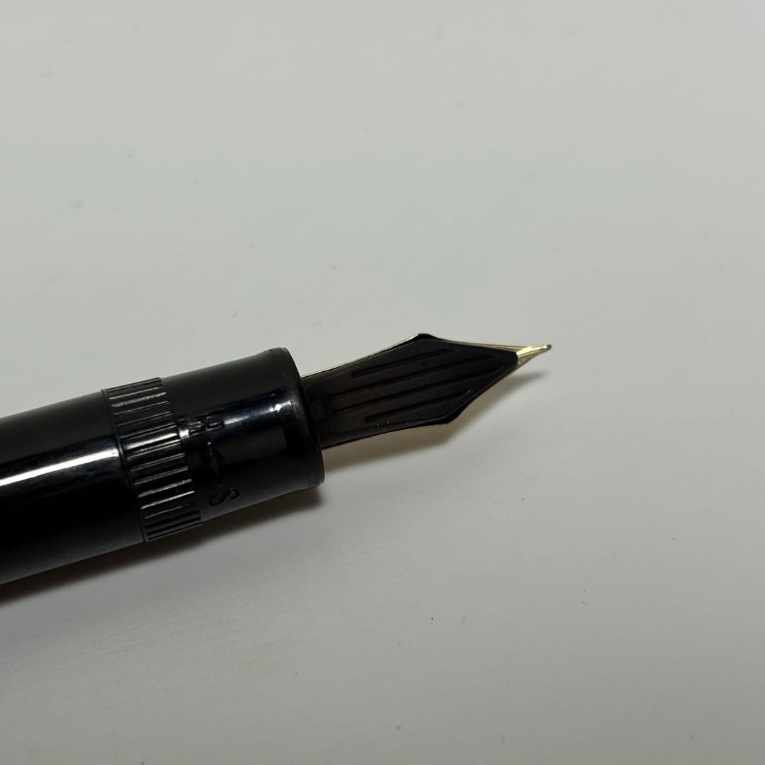 Used PILOT Justus 14K 585 fine point fountain pen with 14K gold nib and some signs of wear