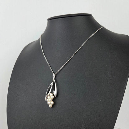 Mikimoto pearl necklace featuring a grape-shaped pendant with 8 pearls on a 40 cm chain