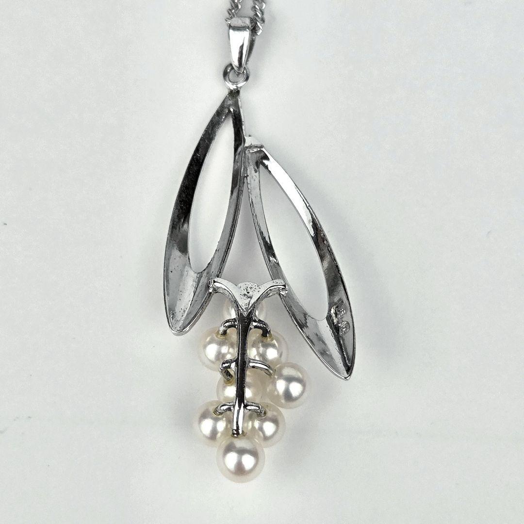 Mikimoto pearl necklace featuring a grape-shaped pendant with 8 pearls on a 40 cm chain
