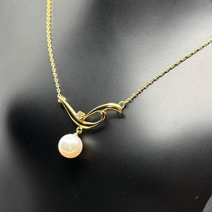 Mikimoto pearl pendant necklace with 7.3mm pearl and diamond on 42cm K18 yellow gold chain