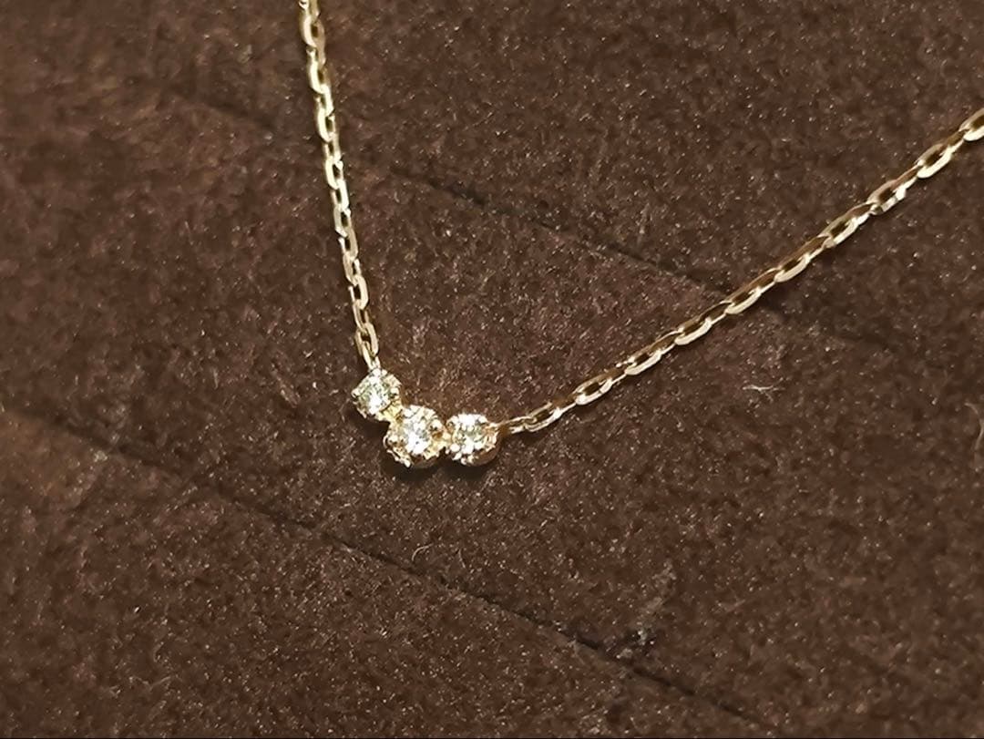 Agete K10 Pink Gold necklace with 3 lined-up diamonds on a 40 cm chain