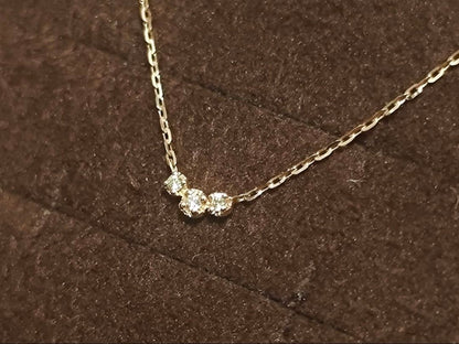 Agete K10 Pink Gold necklace with 3 lined-up diamonds on a 40 cm chain
