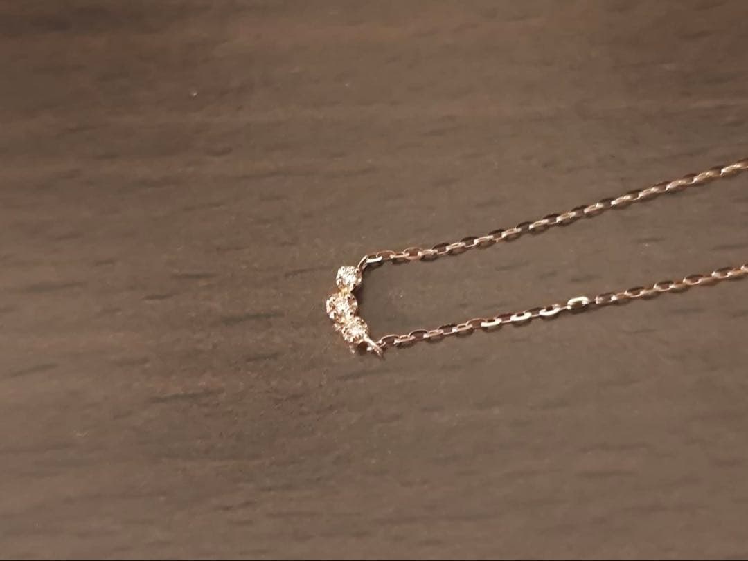 Agete K10 Pink Gold necklace with 3 lined-up diamonds on a 40 cm chain