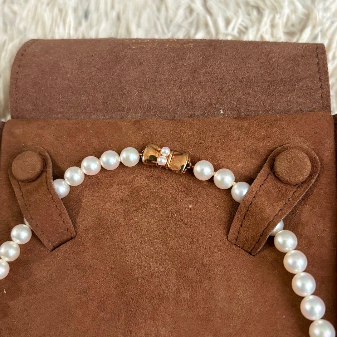 Mikimoto pearl necklace with 6.5-7.0mm pearls on 42 cm K18 gold chain with box and pouch