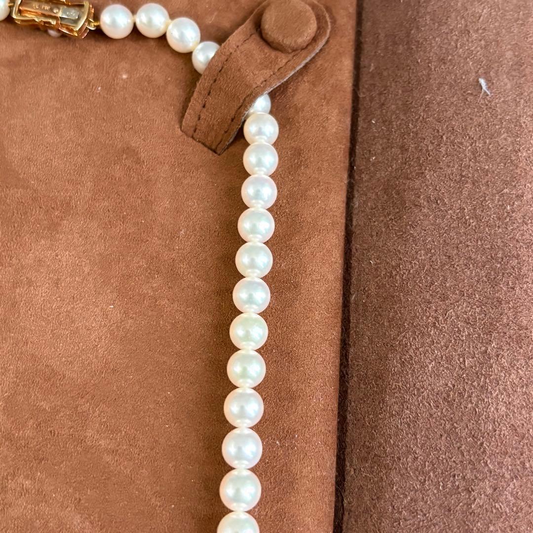 Mikimoto pearl necklace with 6.5-7.0mm pearls on 42 cm K18 gold chain with box and pouch