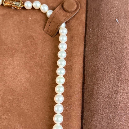Mikimoto pearl necklace with 6.5-7.0mm pearls on 42 cm K18 gold chain with box and pouch