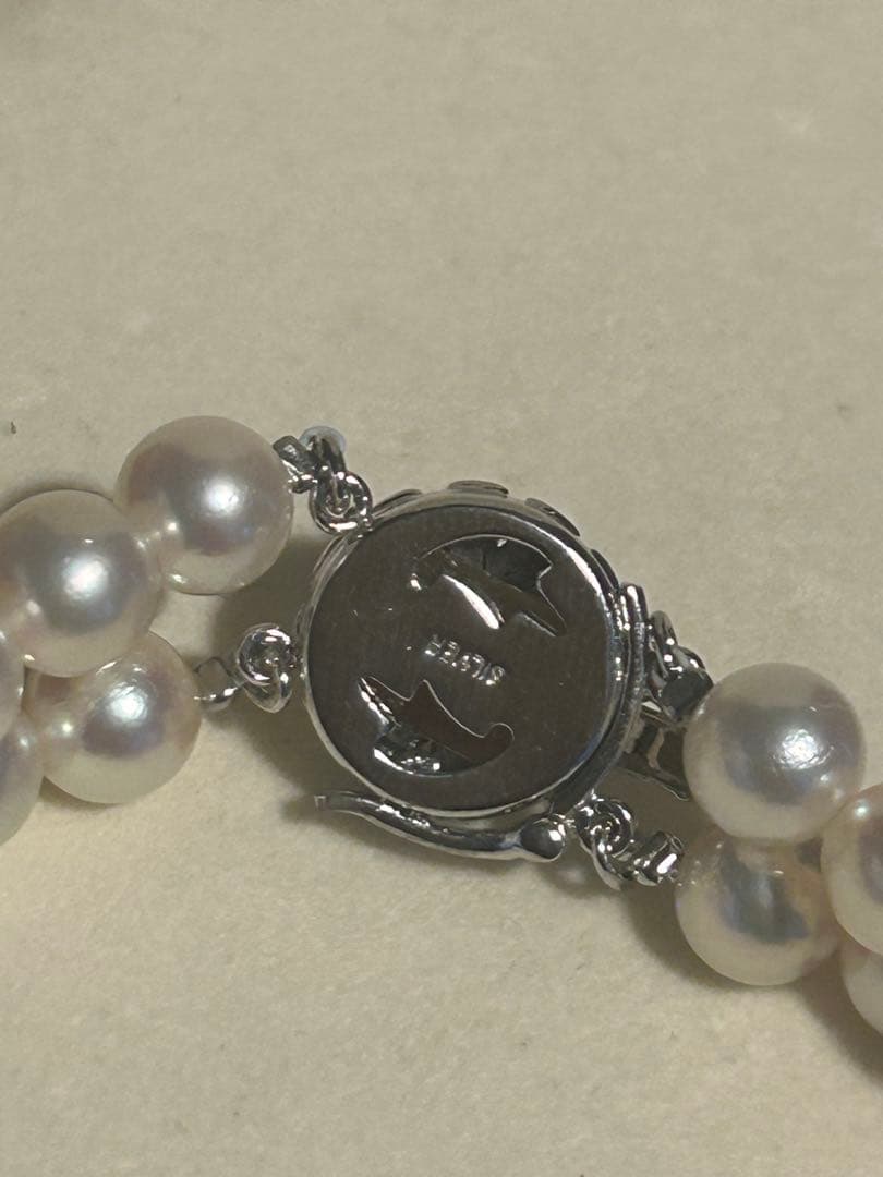 Akoya pearl necklace with two strands featuring 6.5 to 7 mm white pearls and 42.4 cm length