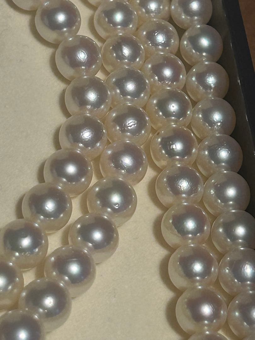 Akoya pearl necklace with two strands featuring 6.5 to 7 mm white pearls and 42.4 cm length