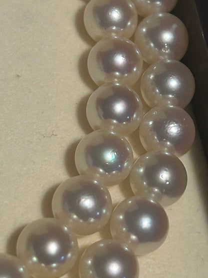 Akoya pearl necklace with two strands featuring 6.5 to 7 mm white pearls and 42.4 cm length