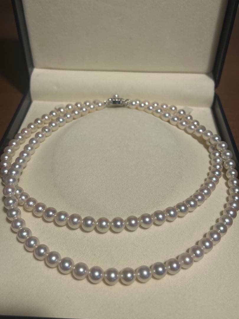 Akoya pearl necklace with two strands featuring 6.5 to 7 mm white pearls and 42.4 cm length