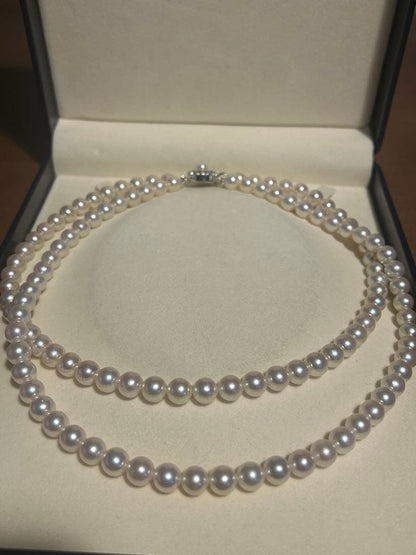 Akoya pearl necklace with two strands featuring 6.5 to 7 mm white pearls and 42.4 cm length