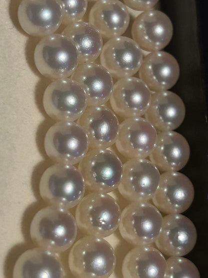 Akoya pearl necklace with two strands featuring 6.5 to 7 mm white pearls and 42.4 cm length